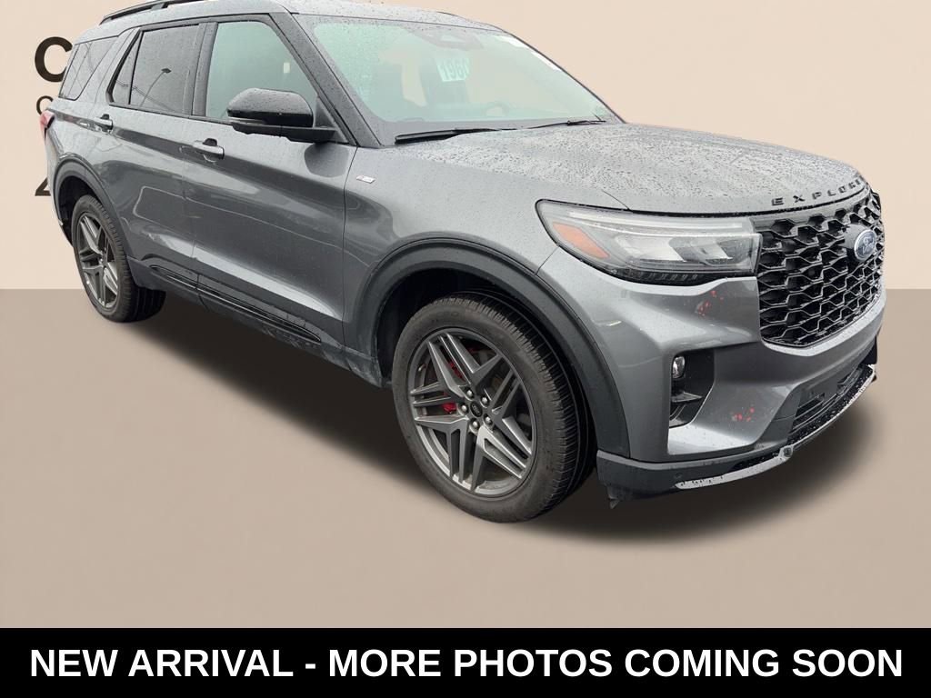 Used 2025 Ford Explorer ST-Line w/ ST-Line Street Pack AWD/4WD image 7
