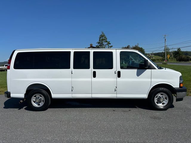 Used 2025 Chevrolet Express 3500 LT w/ LT Preferred Equipment Group RWD image 7