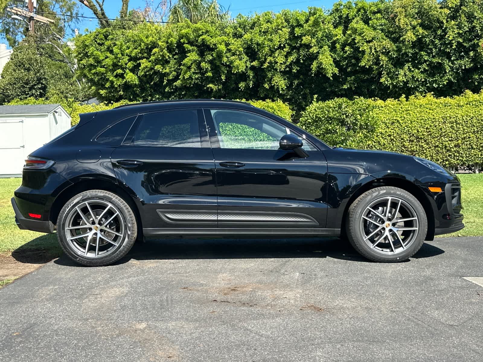 New 2026 Porsche Macan AWD/4WD image 9