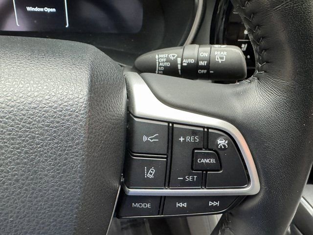 Used 2023 Toyota Highlander Platinum image 11