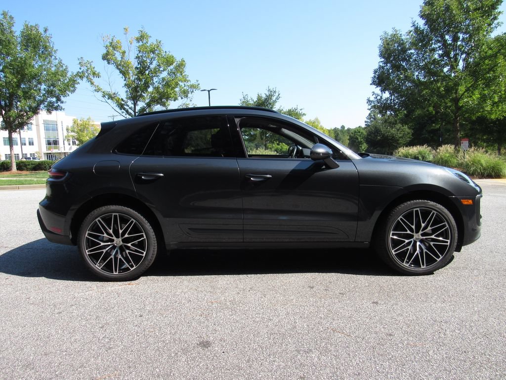 Certified 2026 Porsche Macan AWD/4WD image 8