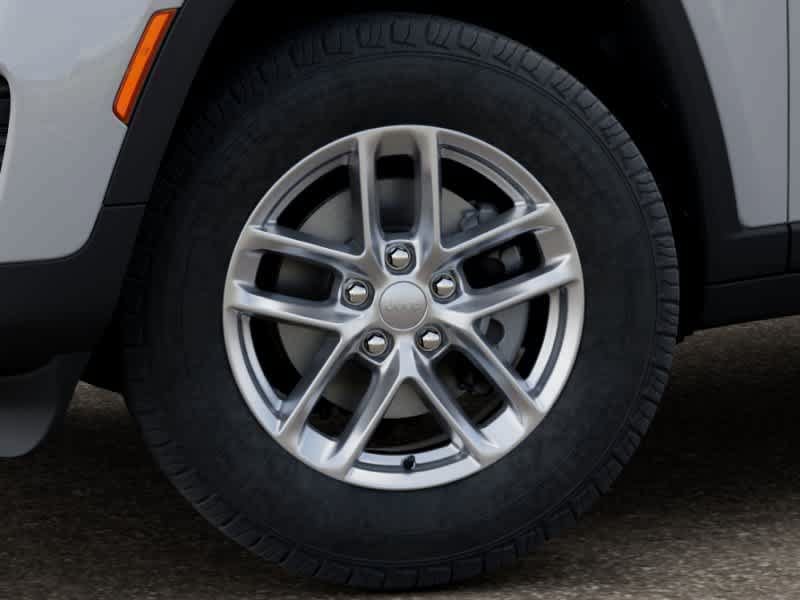 Certified 2025 Jeep Grand Cherokee Laredo X w/ Luxury Tech Group I AWD/4WD image 8