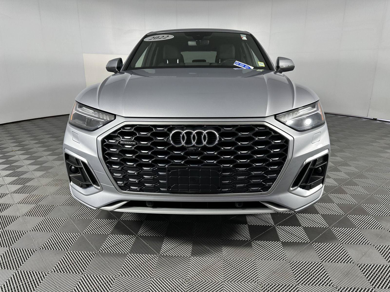 Used 2022 Audi Q5 2.0T Prestige w/ Prestige Package AWD/4WD image 3