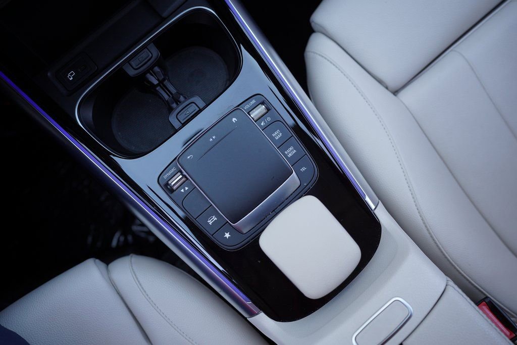 Used 2022 Mercedes-Benz GLA 250 4MATIC w/ Premium Package Lite image 32