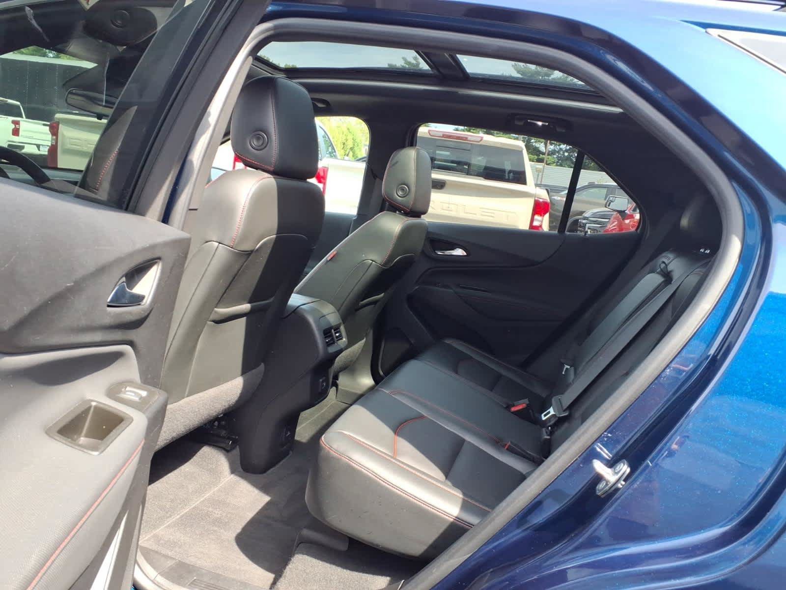 Used 2022 Chevrolet Equinox RS w/ RS Leather Package AWD/4WD image 17