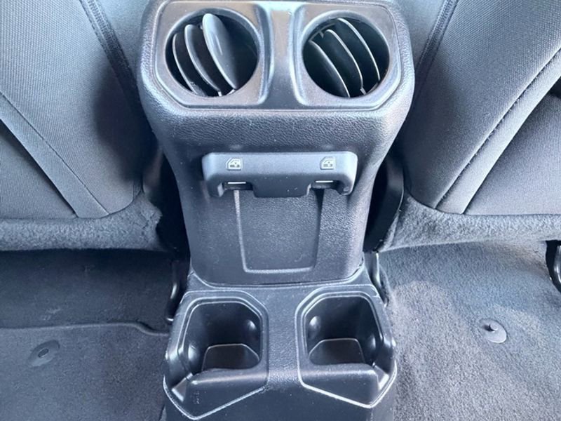 Used 2019 Jeep Wrangler Unlimited Sport S image 23