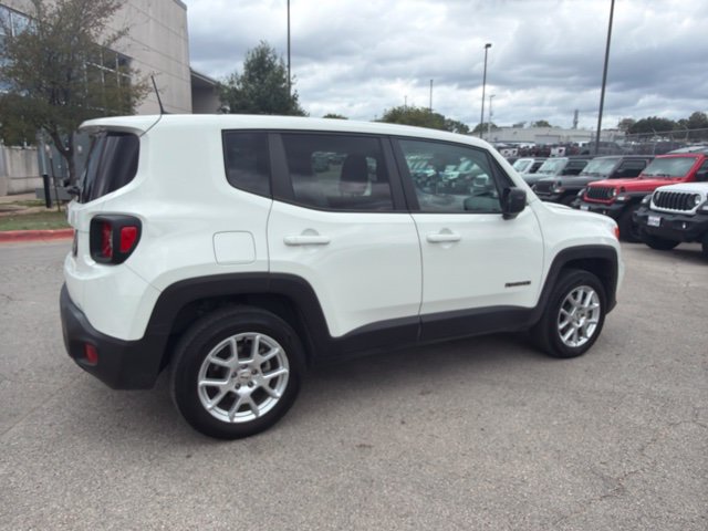 Used 2023 Jeep Renegade Latitude AWD/4WD image 5
