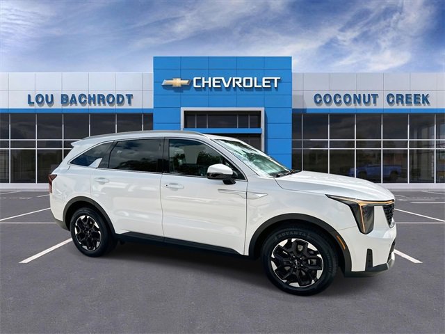 Used 2024 Kia Sorento S image 2