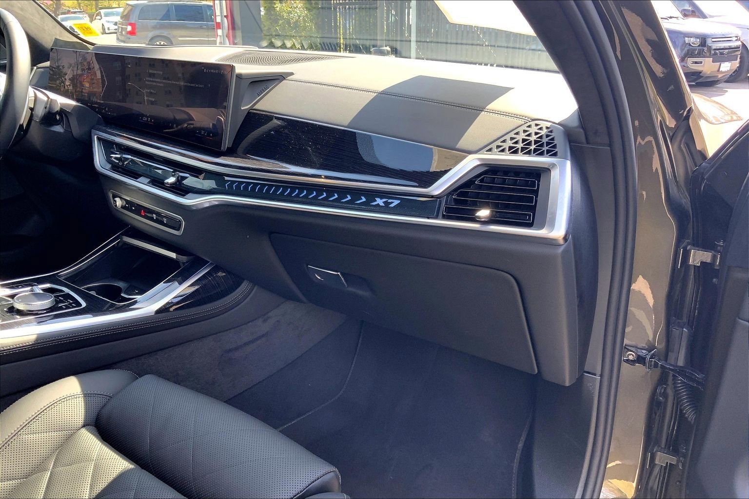 Used 2026 BMW X7 xDrive40i w/ M Sport Package AWD/4WD image 18
