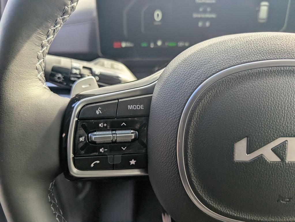 New 2025 Kia Carnival SX Prestige FWD image 16