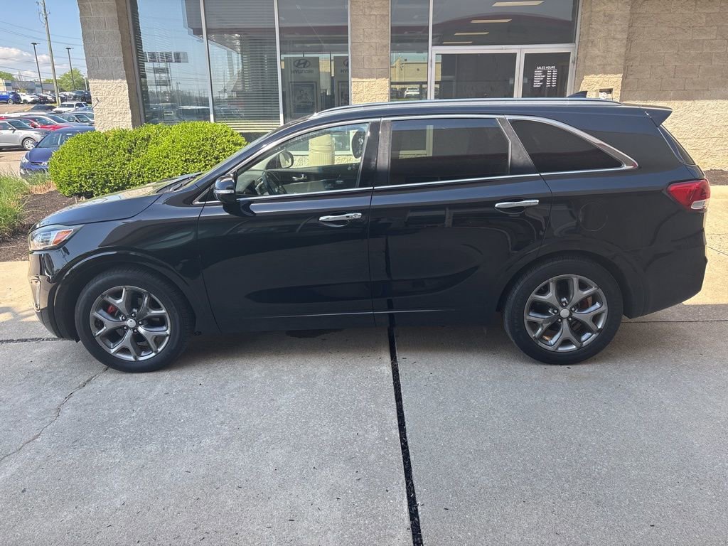Used 2017 Kia Sorento SX FWD image 2