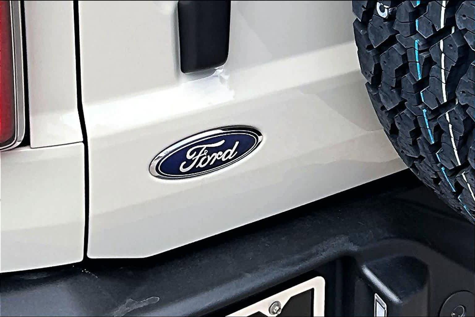 Used 2025 Ford Bronco Outer Banks image 9