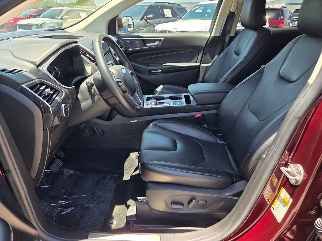 Used 2021 Ford Edge Titanium FWD image 4