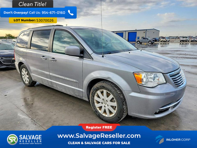 Used 2015 Chrysler Town & Country Touring FWD image 5