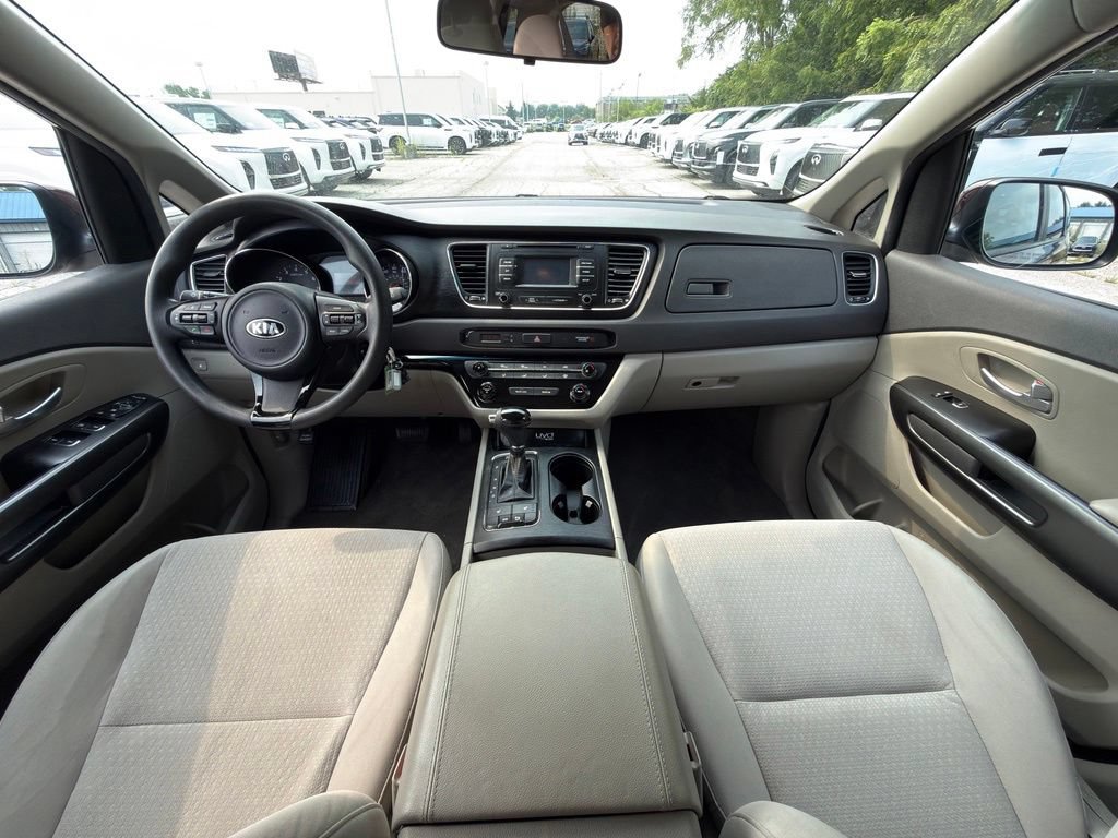 Used 2016 Kia Sedona LX w/ LX Convenience Package FWD image 14