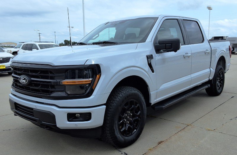 Used 2025 Ford F150 XLT w/ Equipment Group 302A MID AWD/4WD image 4