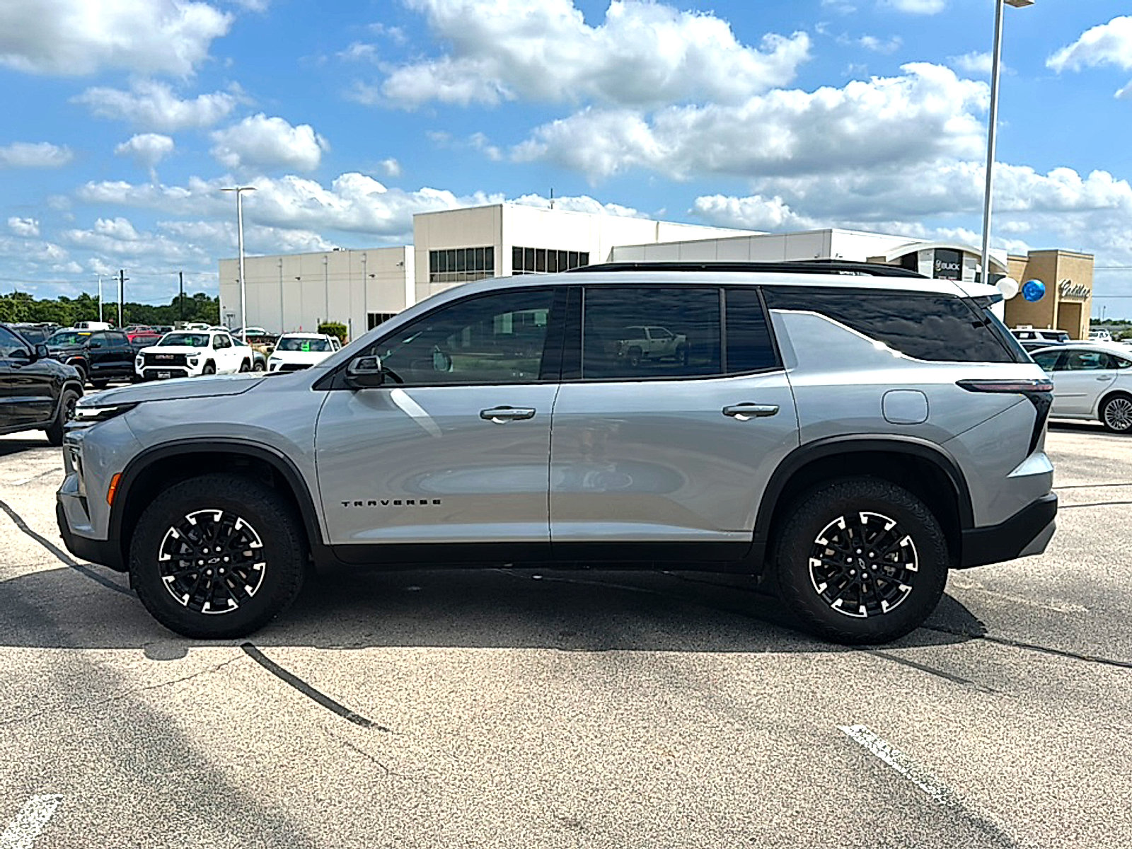 Used 2025 Chevrolet Traverse Z71 AWD/4WD image 5
