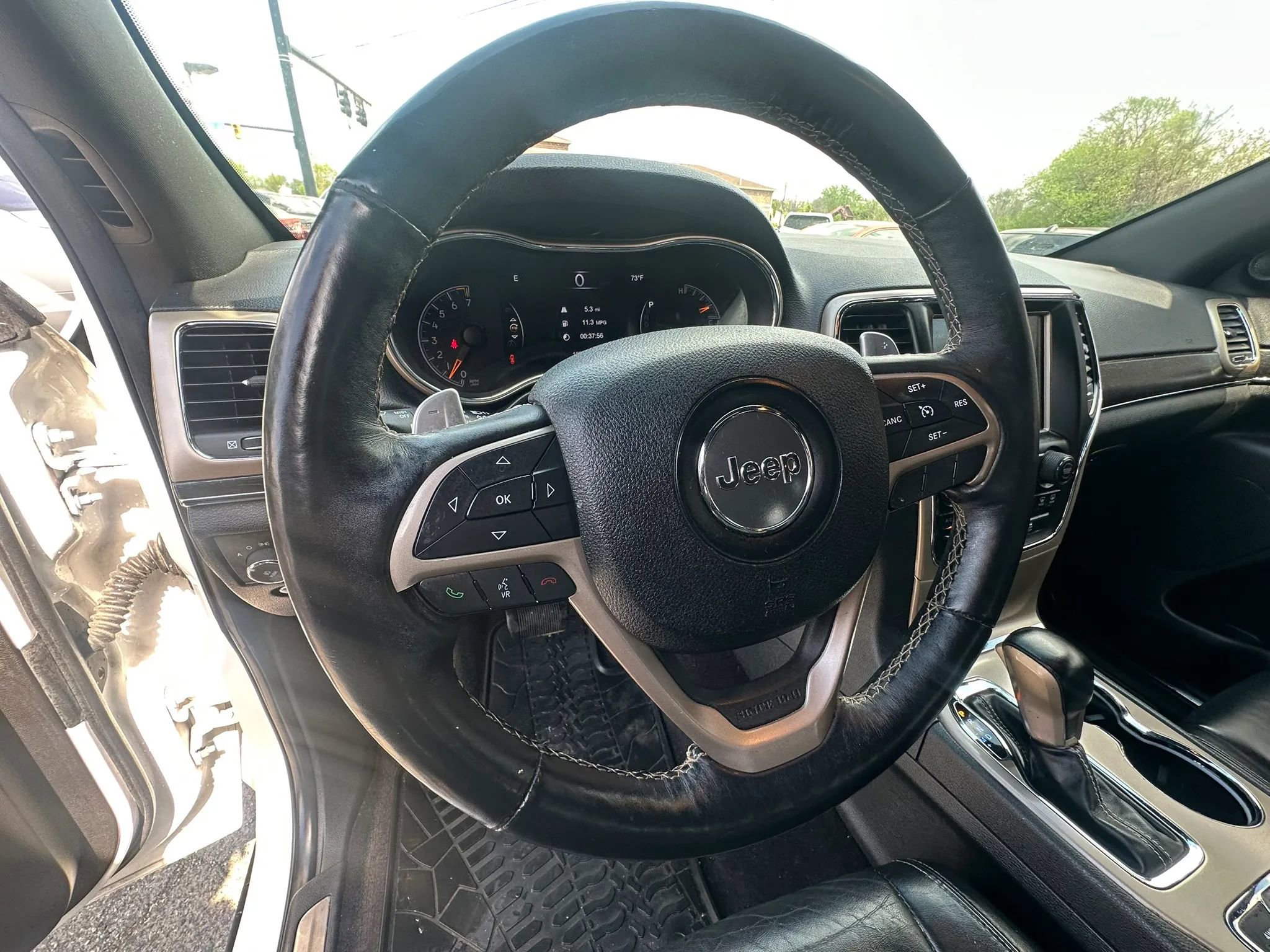 Used 2017 Jeep Grand Cherokee Limited image 20