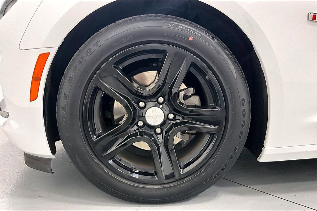 Used 2022 Chevrolet Camaro LT RWD image 6