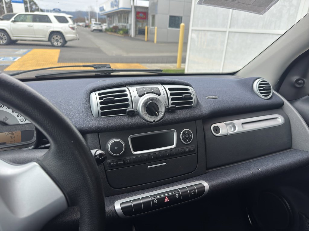 Used 2015 smart fortwo pure image 18