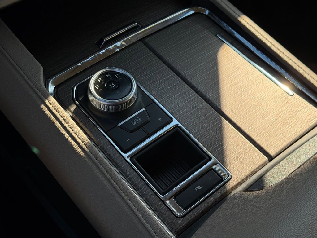 Used 2024 Ford Expedition Limited image 39