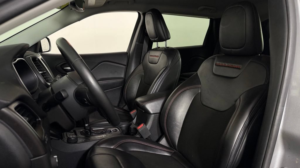 Used 2021 Jeep Cherokee Trailhawk w/ Trailer Tow Group AWD/4WD image 15