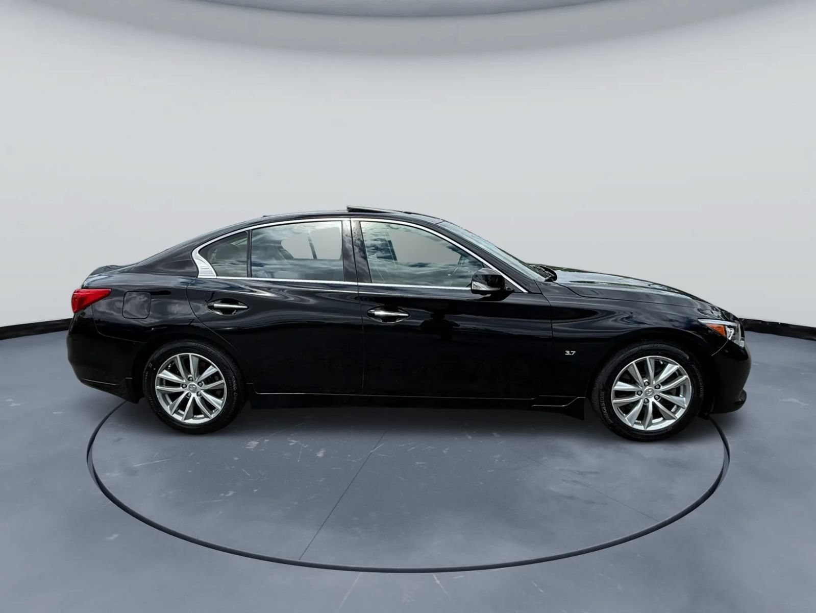 Used 2014 INFINITI Q50 Premium w/ Deluxe Touring Package AWD/4WD image 3