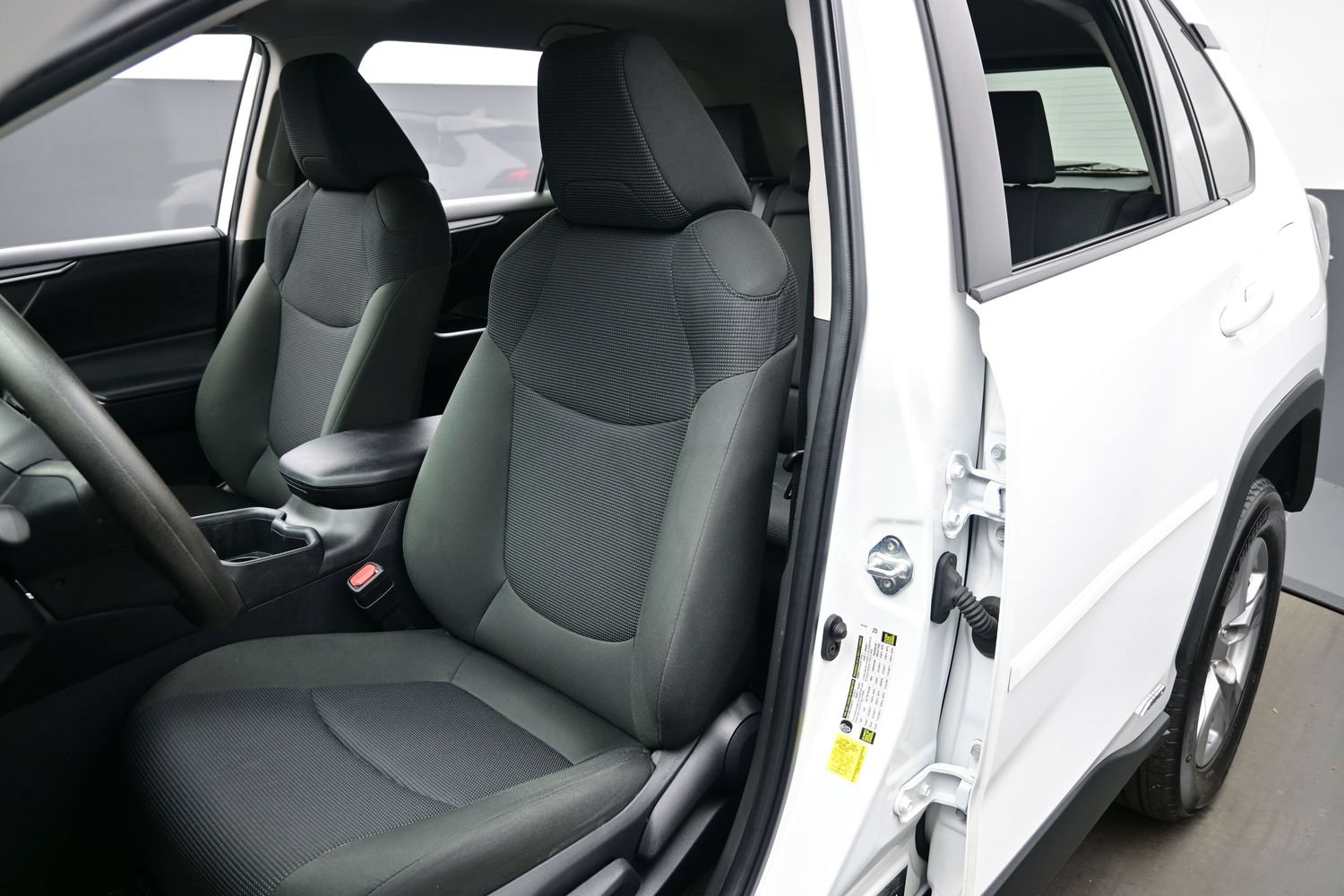 Used 2024 Toyota RAV4 LE AWD/4WD image 11