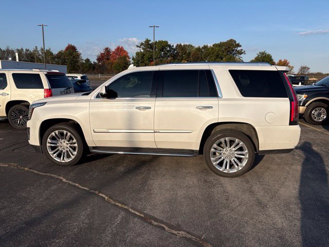 Used 2019 Cadillac Escalade Premium Luxury w/ LPO, Radiant Package AWD/4WD image 6