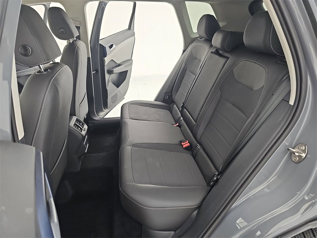 Used 2024 Volkswagen Taos SE image 22