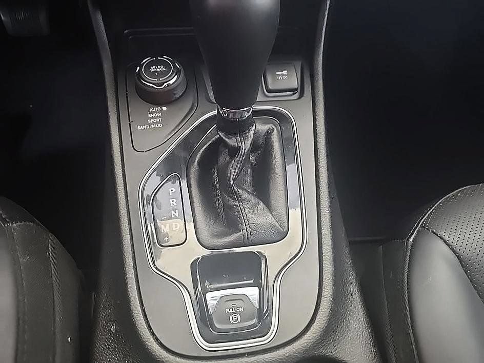 Used 2019 Jeep Cherokee Limited AWD/4WD image 26