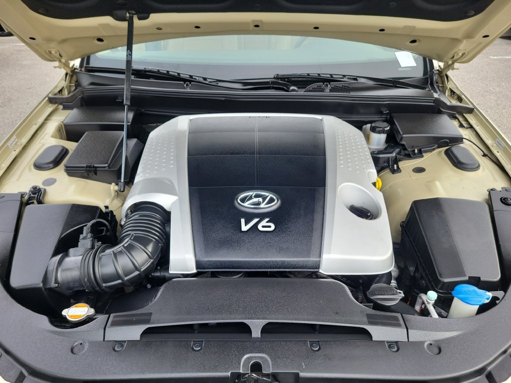 Used 2010 Hyundai Genesis 3.8 RWD image 34