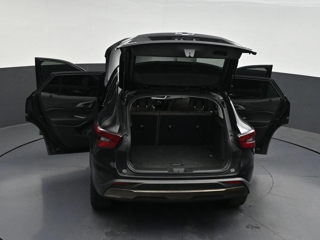 Used 2025 Chevrolet Trax ACTIV w/ Driver Confidence Package FWD image 36