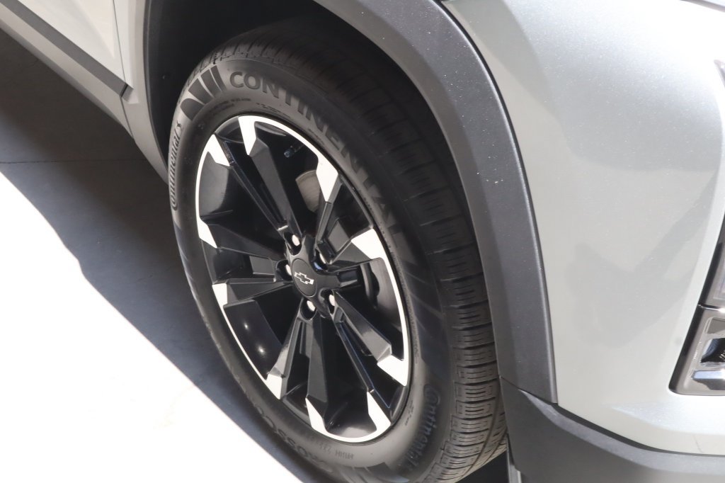 New 2027 Chevrolet Equinox RS w/ Safety and Technology Package FWD image 11