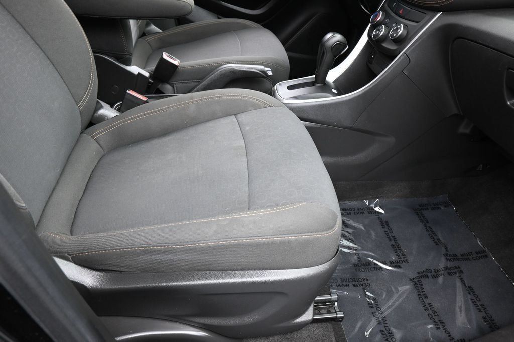 Used 2022 Chevrolet Trax LS AWD/4WD image 37