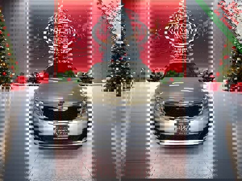 Used 2011 Kia Optima LX w/ Convenience Pkg image 2