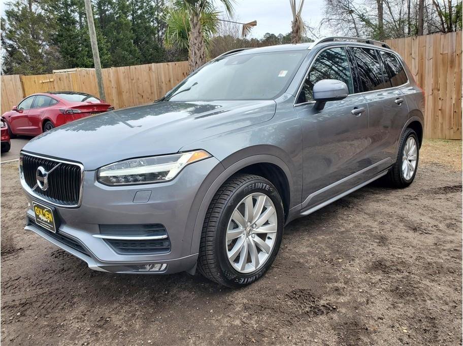 Used 2018 Volvo XC90 T6 Momentum w/ Momentum Plus Package AWD/4WD image 3
