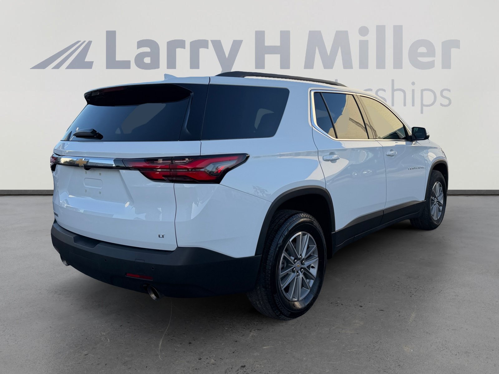 Used 2022 Chevrolet Traverse LT FWD image 5