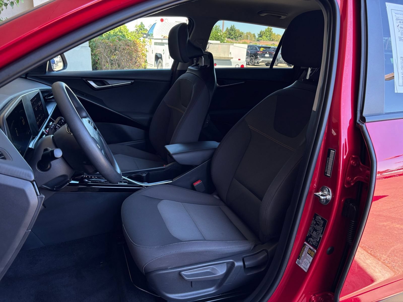 Used 2026 Kia Niro LX FWD image 34