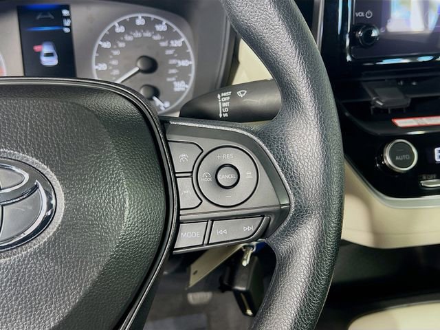 Used 2025 Toyota Corolla LE image 17