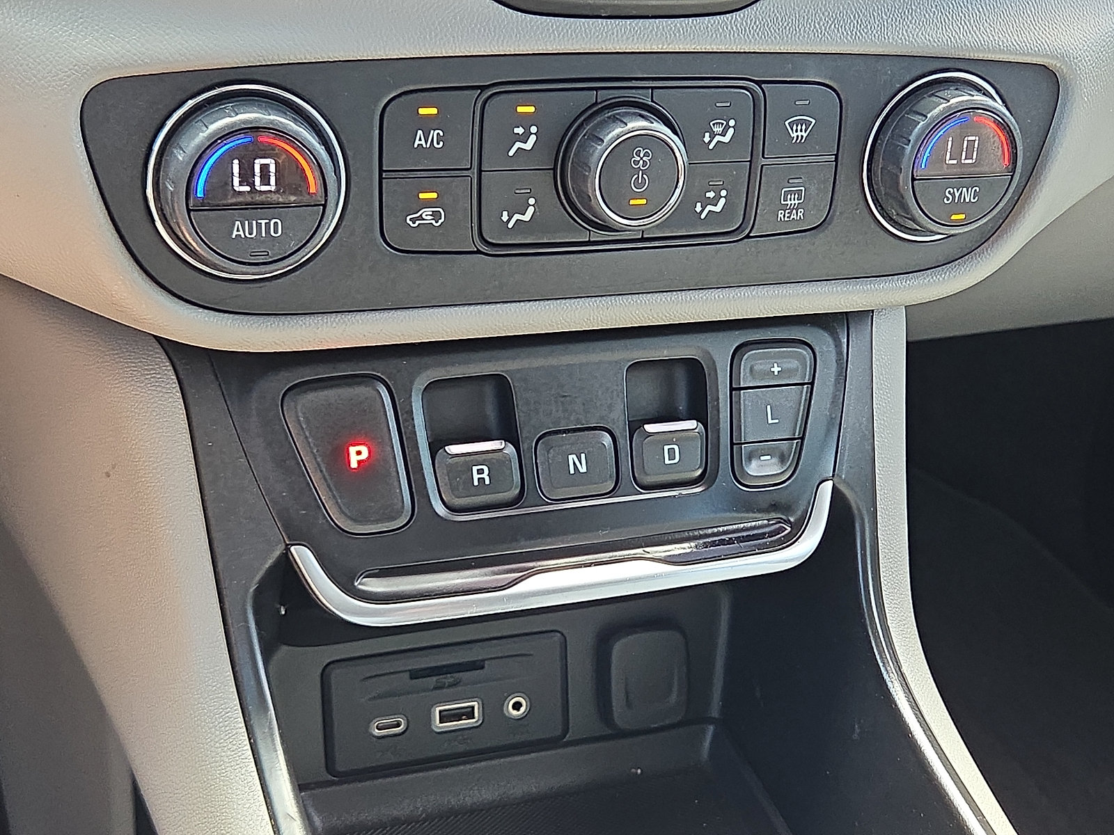 Used 2020 GMC Terrain SLT w/ Preferred Package FWD image 19