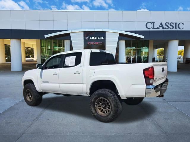 Used 2018 Toyota Tacoma SR5 AWD/4WD image 6