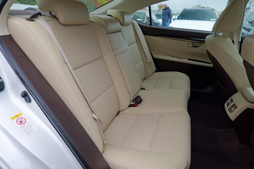 Used 2018 Lexus ES 350 w/ Premier Package image 32