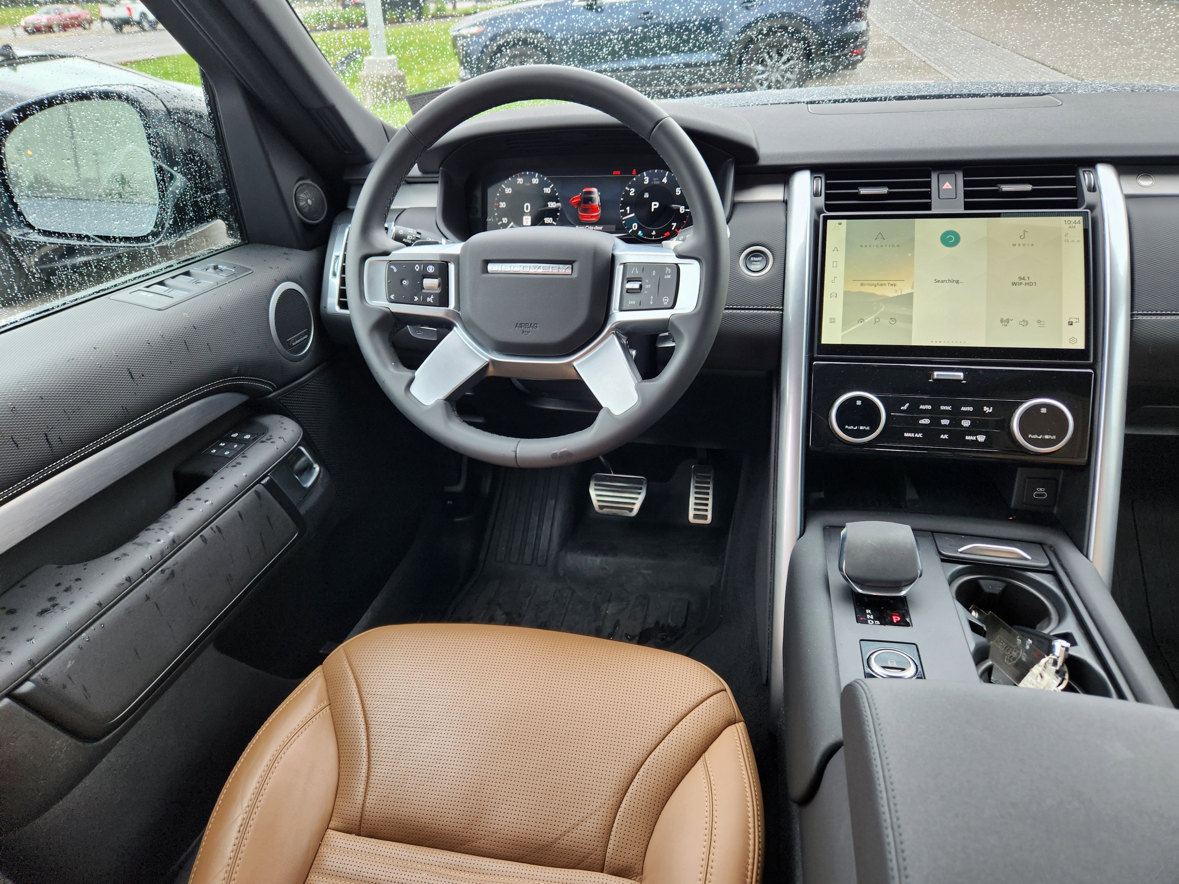 Certified 2024 Land Rover Discovery Dynamic SE AWD/4WD image 19