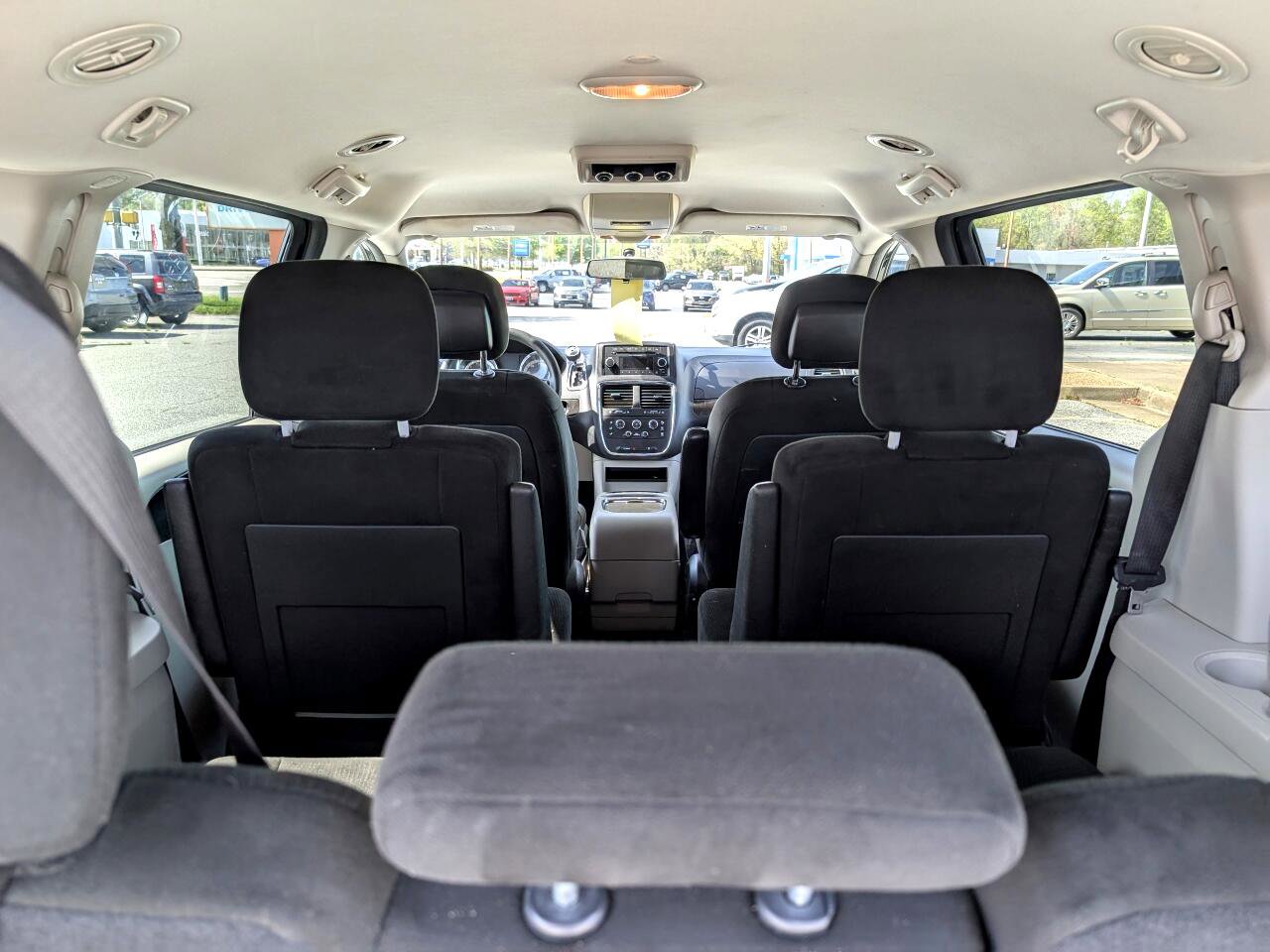 Used 2015 Dodge Grand Caravan SXT image 7