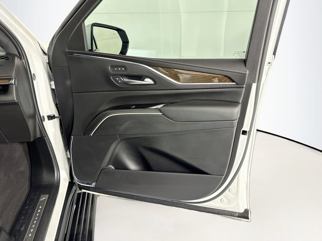 Used 2024 Cadillac Escalade Sport Platinum w/ LPO, ONYX Package AWD/4WD image 26