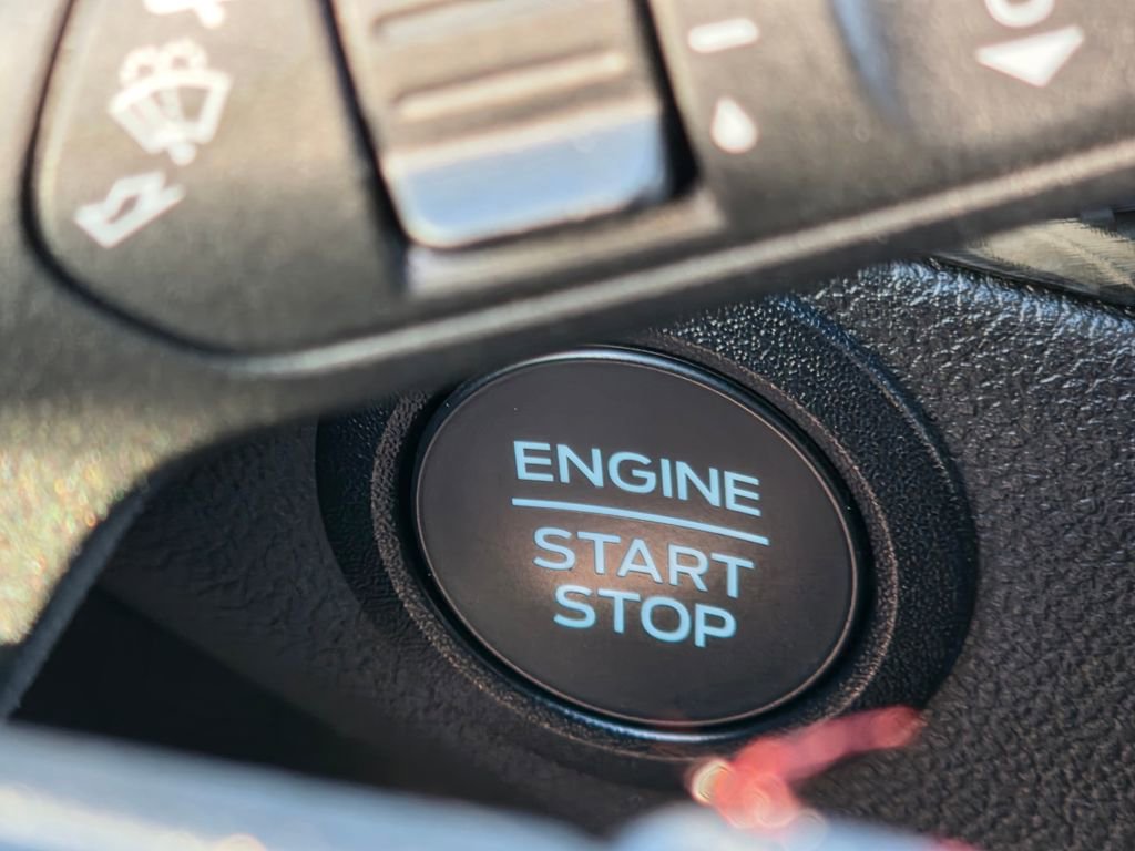 Used 2025 Ford Escape ST-Line image 31