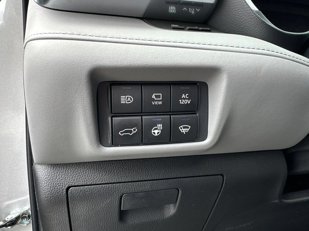Used 2022 Toyota Highlander Limited AWD/4WD image 52