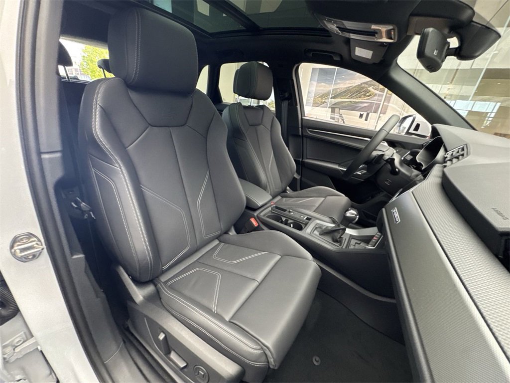 New 2025 Audi Q3 2.0T Premium image 23