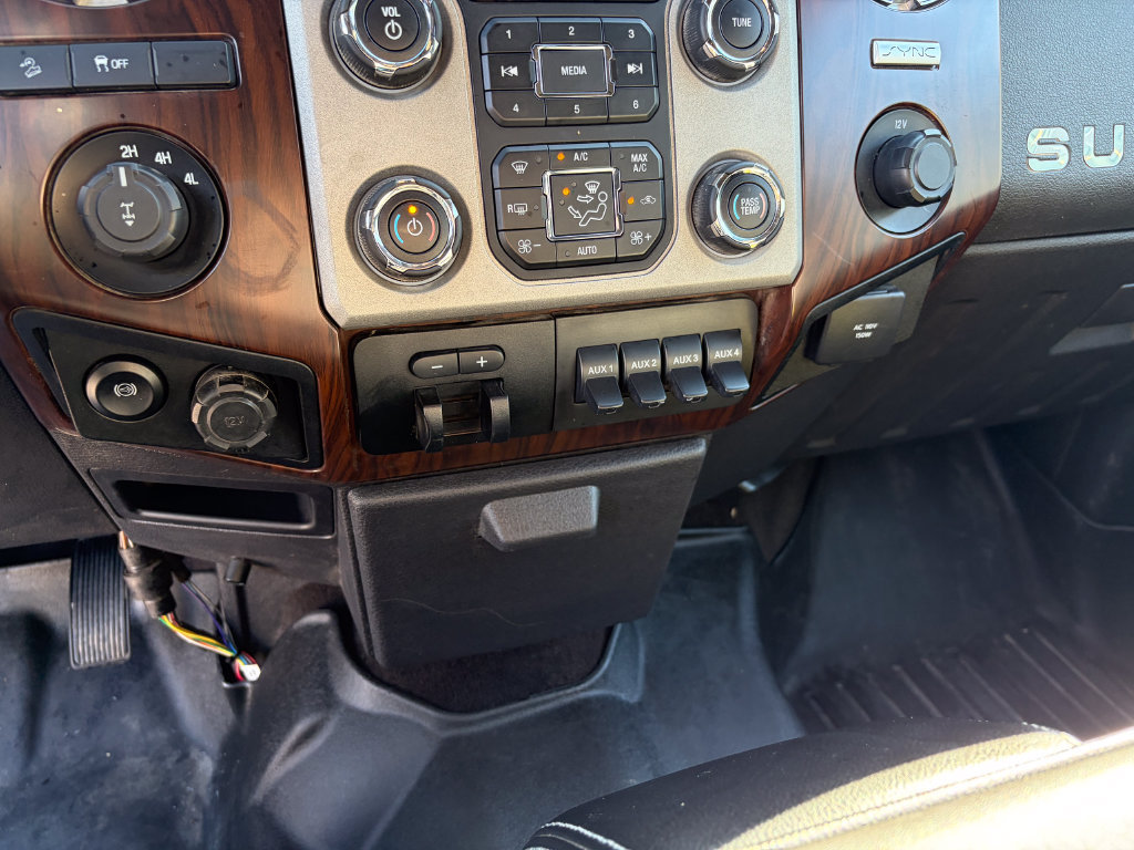 Used 2016 Ford F250 Lariat w/ Lariat Ultimate Package AWD/4WD image 21